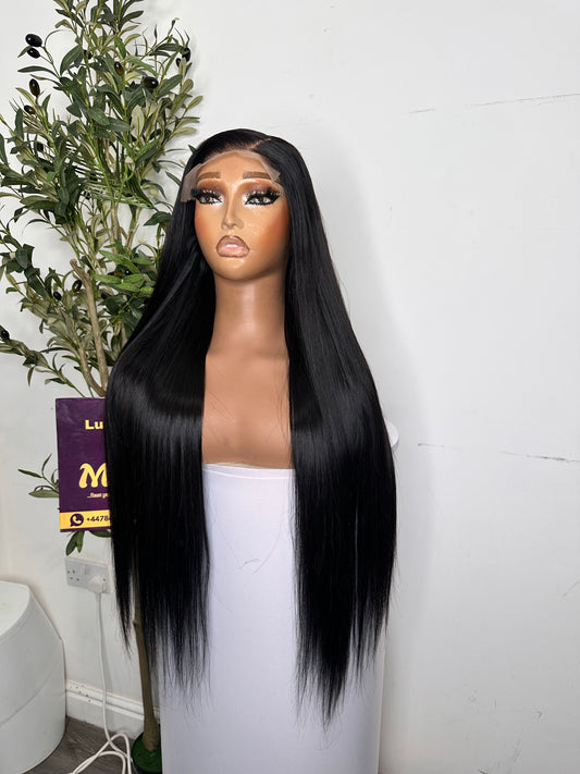 26 inches Vietnamese bone straight with 5by5 closure. 100% human hair. Natural colour. 350g