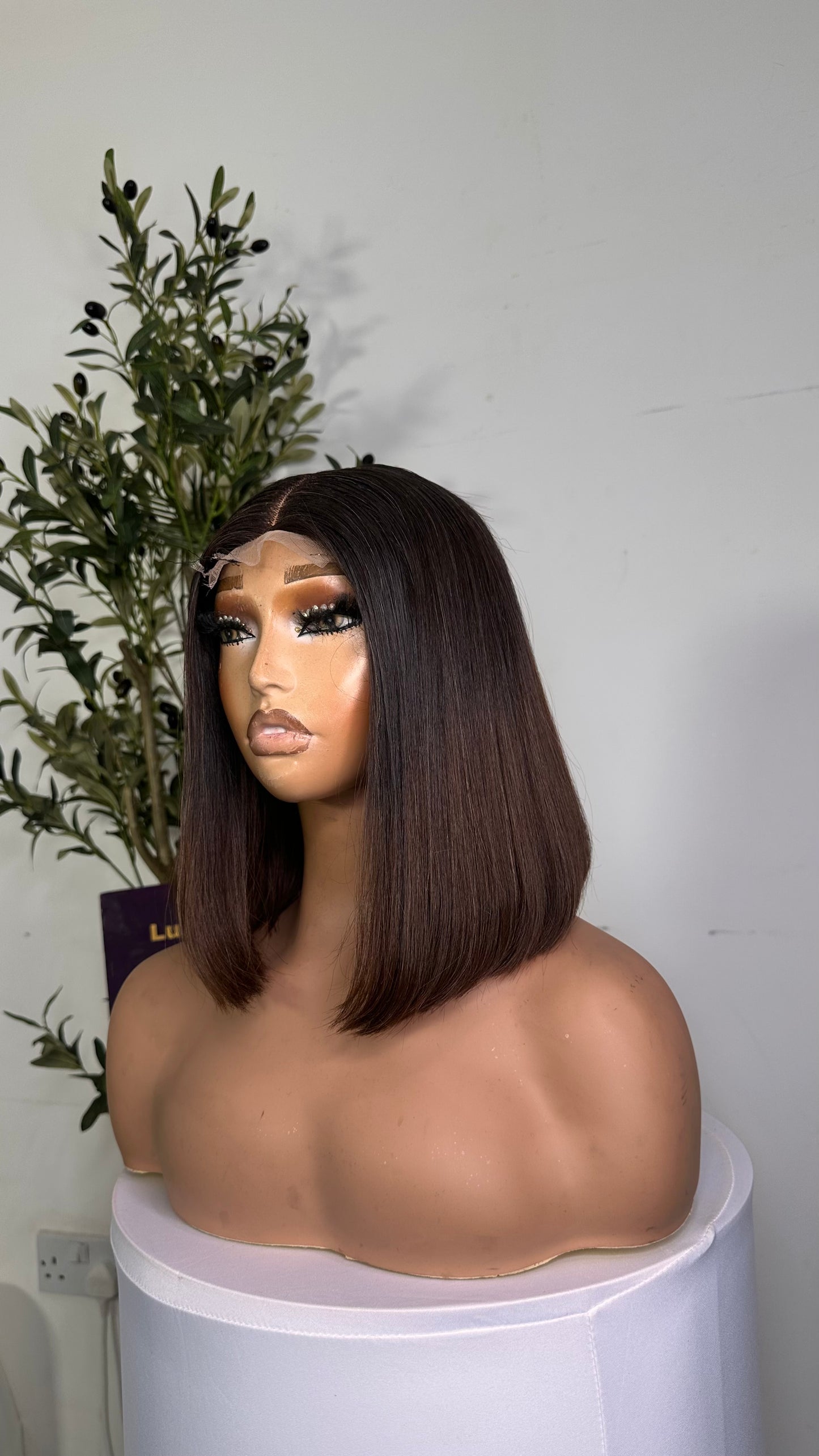 10 inches SDD Vietnamese bone straight, 240g density with 2by6 closure. 100% human hair. Ombre brown