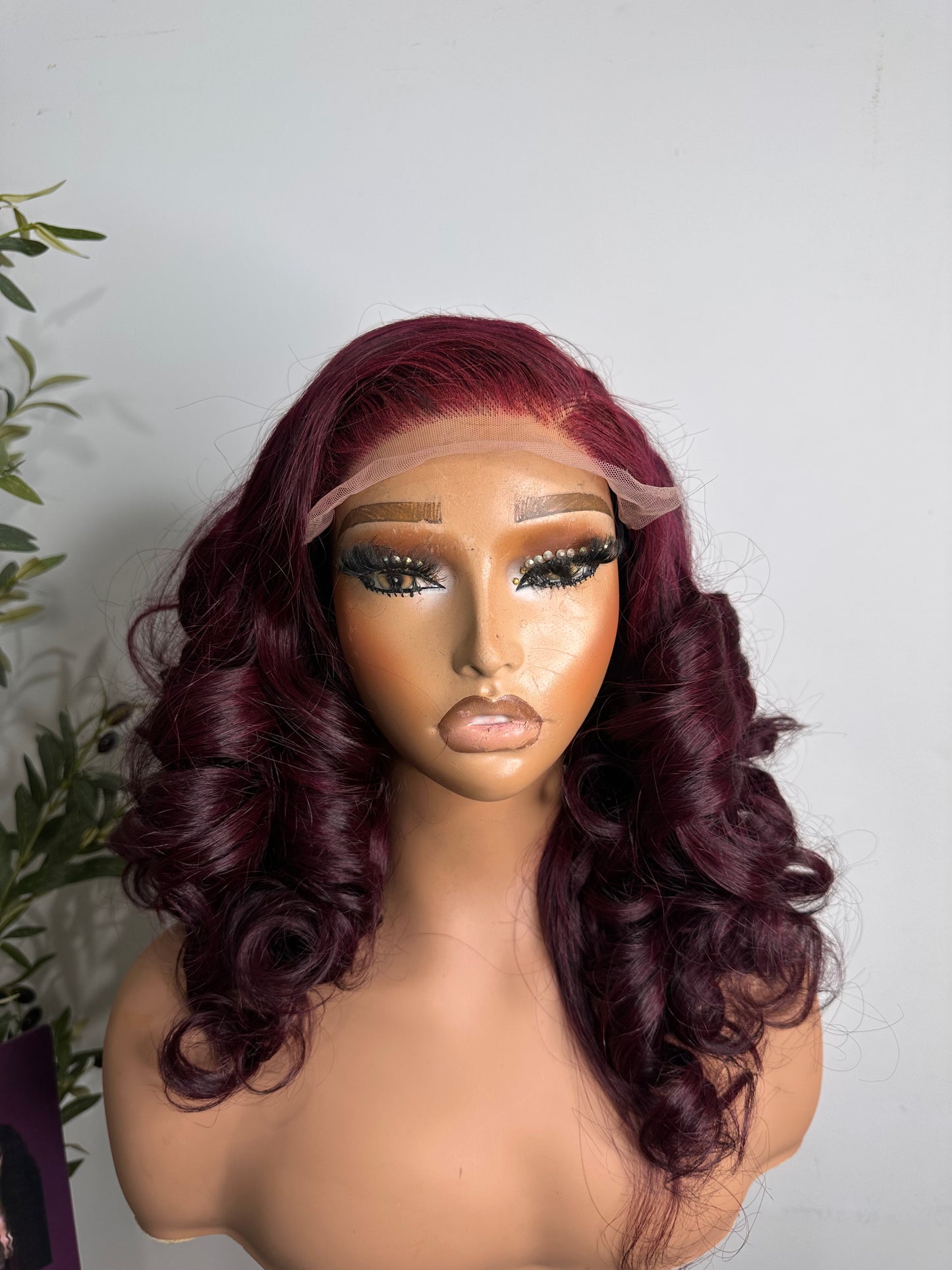 16 inches SDD Vietnamese bouncy unit, 350g density with 5by5 closure. 100% human hair.