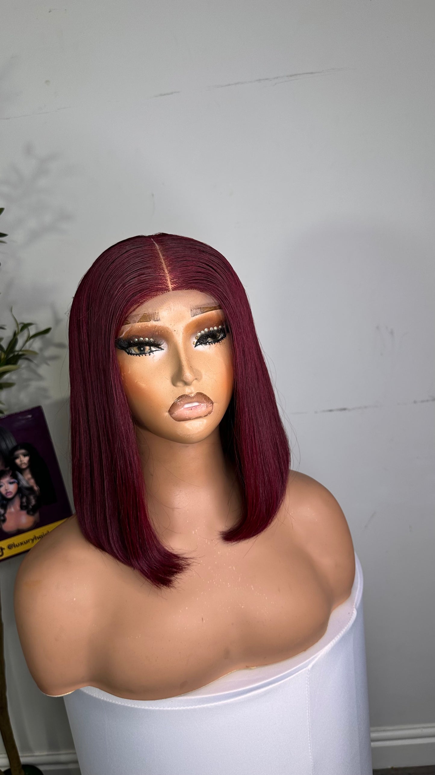10 inches SDD Vietnamese bone straight, 240g density with 2by6 closure. 100% human hair. Wine Velvet