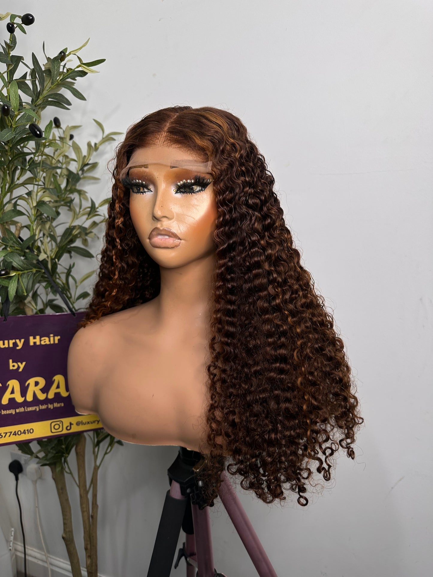 26 inches SDD French curls, 350g density with 5by5 closure. Piano colour.