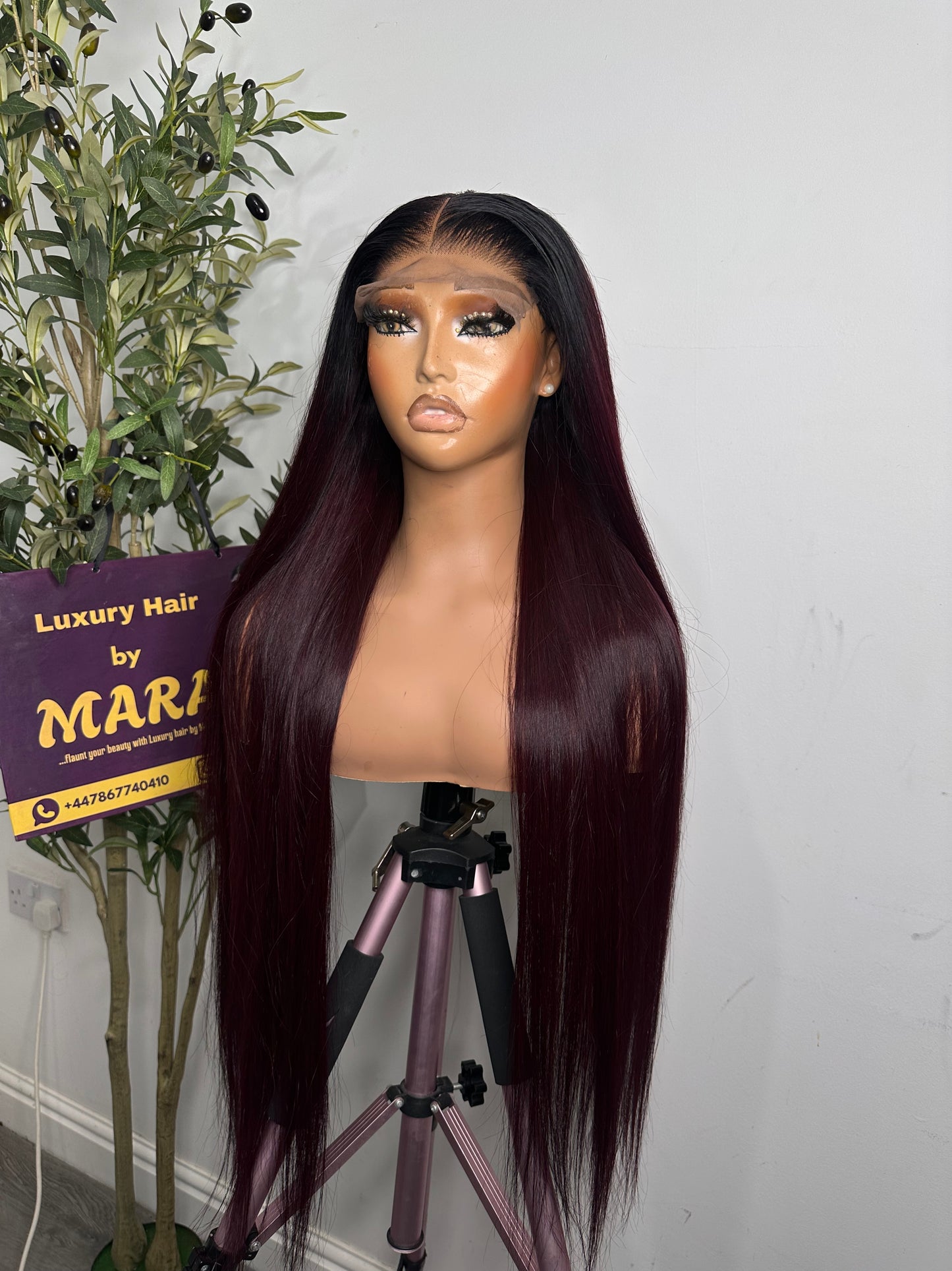 30 inches SDD Vietnamese bone straight wig, 350g density with 5by5 glueless closure. Burgundy colour. 100% human hair.