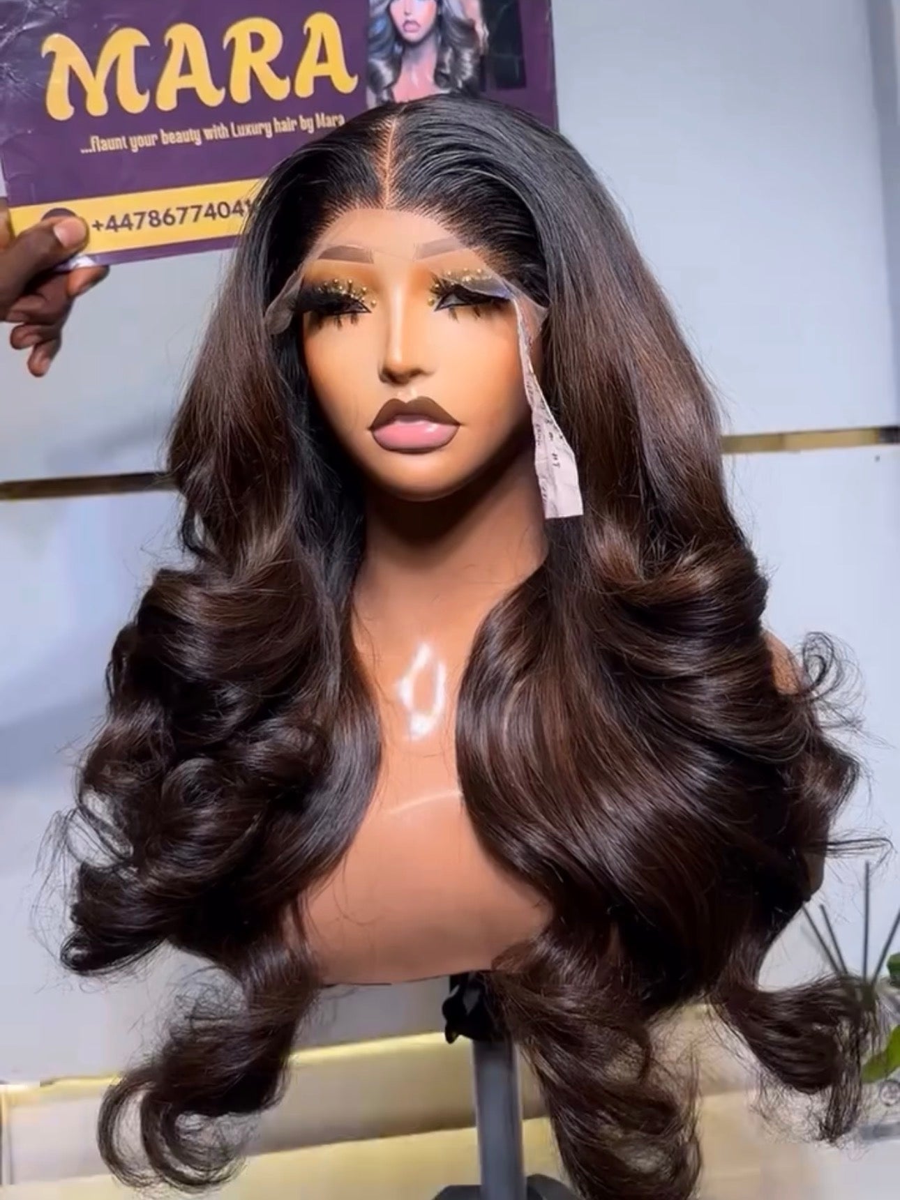 22 inches SDD Vietnamese bouncy unit, 350g with 5by5 glueless closure . Natural brown with dark root. Layered glueless unit.