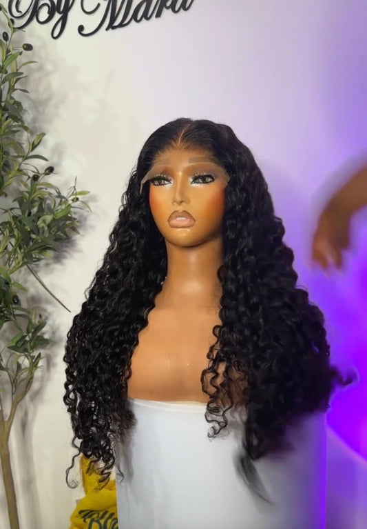 26 inches Peruvian Deepwave, 350g, with 5by5 glueless closure. Natural colour.