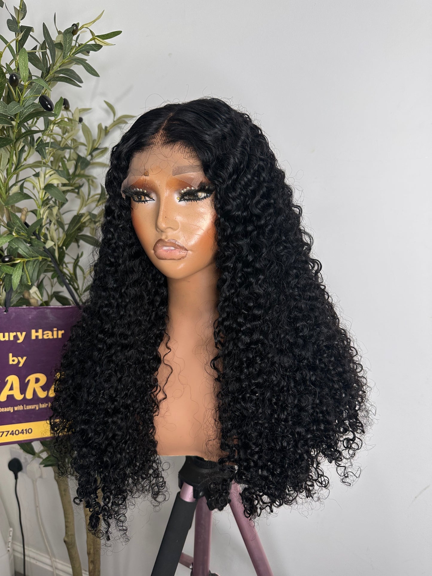 26 inches SDD French curls, 350g density with 5by5 closure. Natural colour