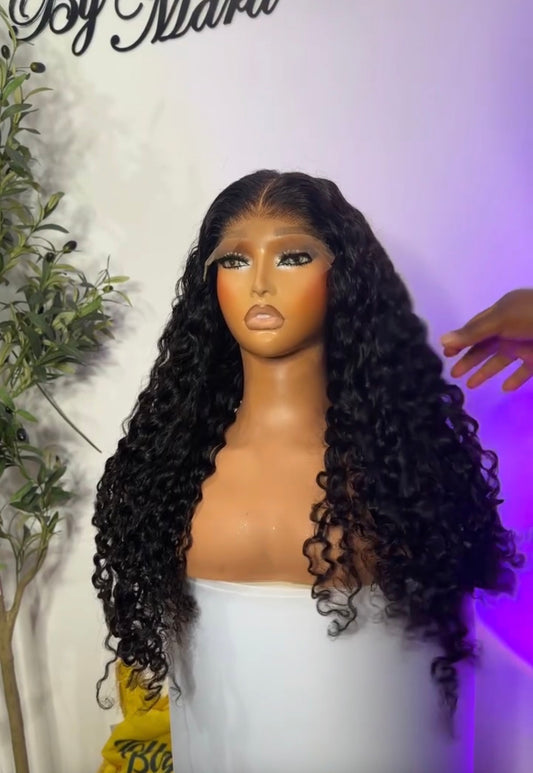 26 inches Peruvian Deepwave, 350g, with 5by5 glueless closure. Natural colour.